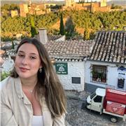 Profesora titulada de Economía con varios años de experiencia en centros educativos y academias.